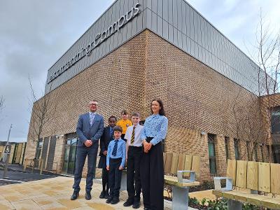 Excited pupils get started at new Neilston Learning Campus - East ...